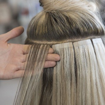 Essential Things You Need To Know Before Removing Hair Extensions